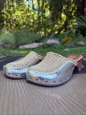 Jim Barnier Silver Leather Clogs Size 6